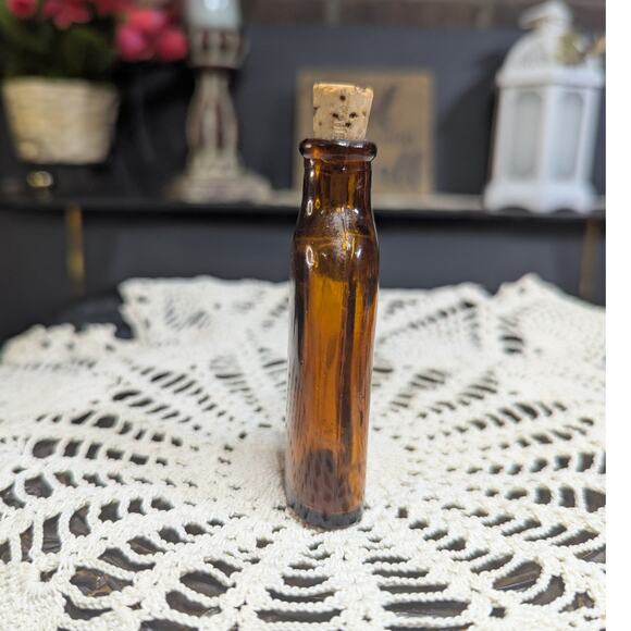Empty Vintage Cork Top Capudine Amber Glass Apothecary Bottle, Pre-Owned - Picture 4 of 6